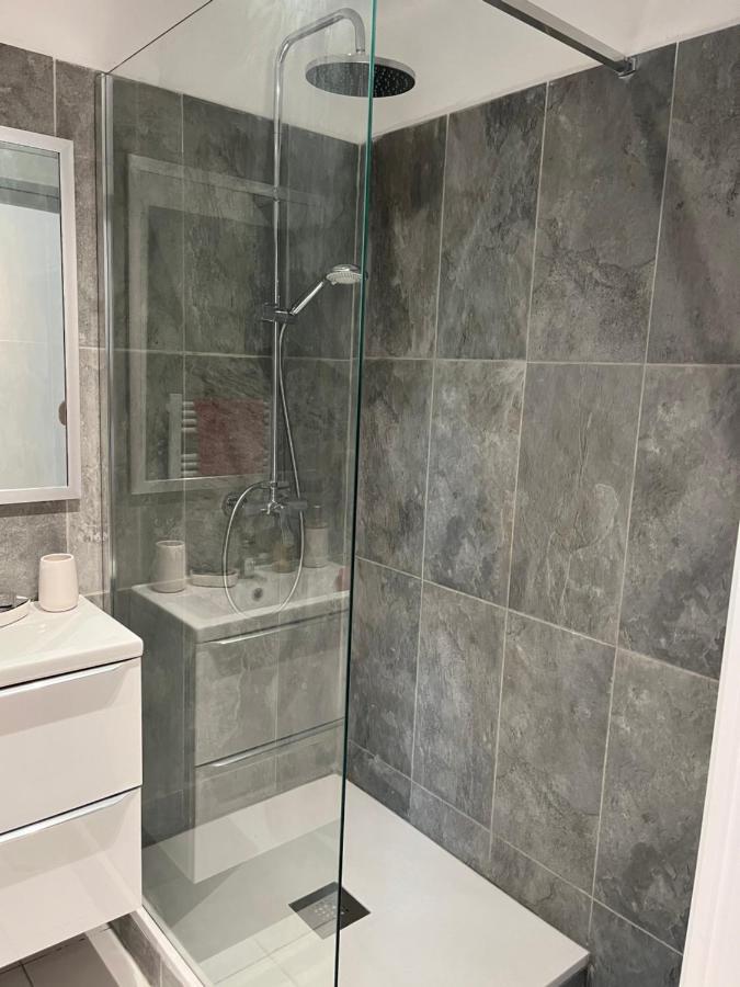 Hauteurs De Toulon : Charmant Studio Piscine Ngoại thất bức ảnh